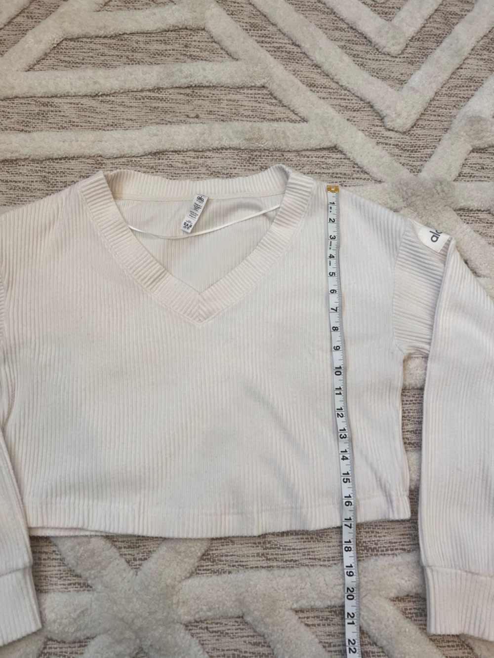 ALO Muse Cropped V-Neck Ribbed Pullover Top Sweater Ivory XS - Picture 6 of 7